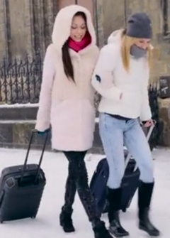 Русская со своей чешской подругой удовлетворили копа Русская со своей чешской подругой удовлетворили копа