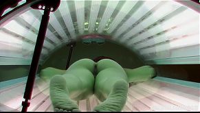 Teen Girl Spied in Solarium