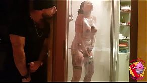 Ladro entra in casa e si scopa la milf