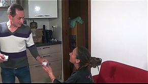 la nuova vicina di casa