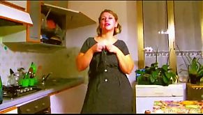 Retro Italian Housewife Kitchen Blowjob