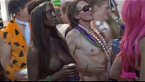 Insane Flashers Pussy in The Streets