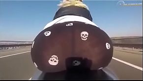 Chicas Culonas En Motocicletas Parte 2