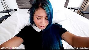 Colombiana recibe lechita YouthLust