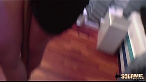 Andréa veut montrer à sa maman, qu'elle aussi est une salope