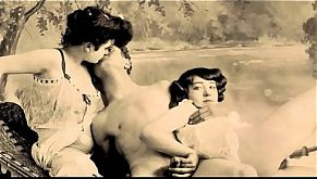 3 Vintage Little Pigs